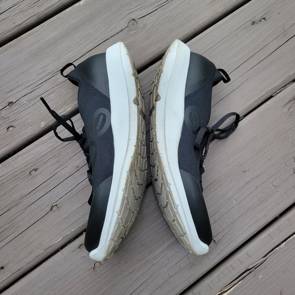 OOFOS OOmg Sport LS Shoe Black White Recovery Lace-up Sneakers Woman's 10 - Picture 3 of 9